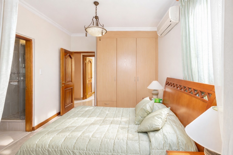 5 Bedroom Property for Sale in Caribbean Beach Club North West